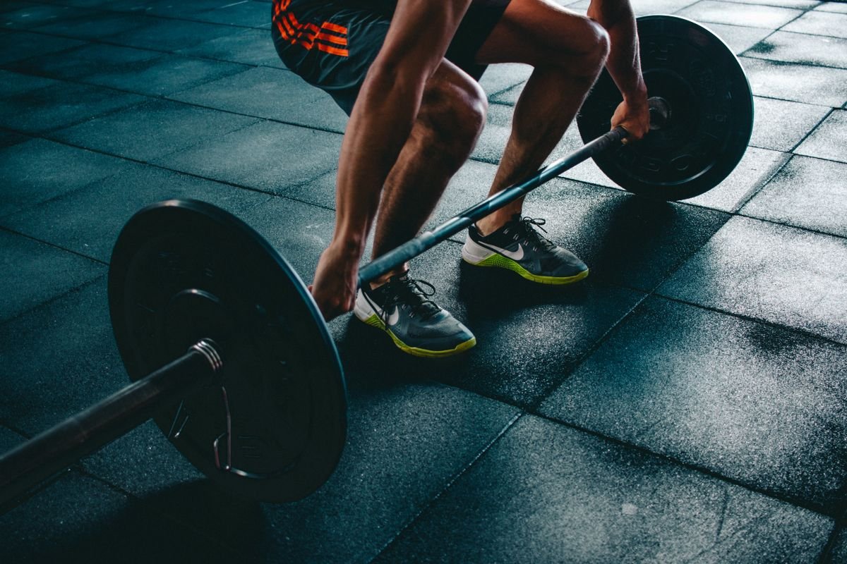 Gym weights and equipment for Trenbolone stacking cycles